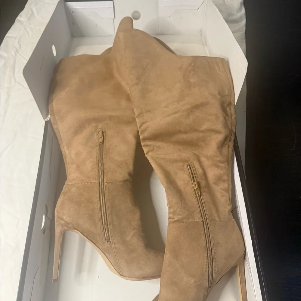 Nine West Over the Knee Tan Boots size 8.5. Perfect for‎ date night classy sexy